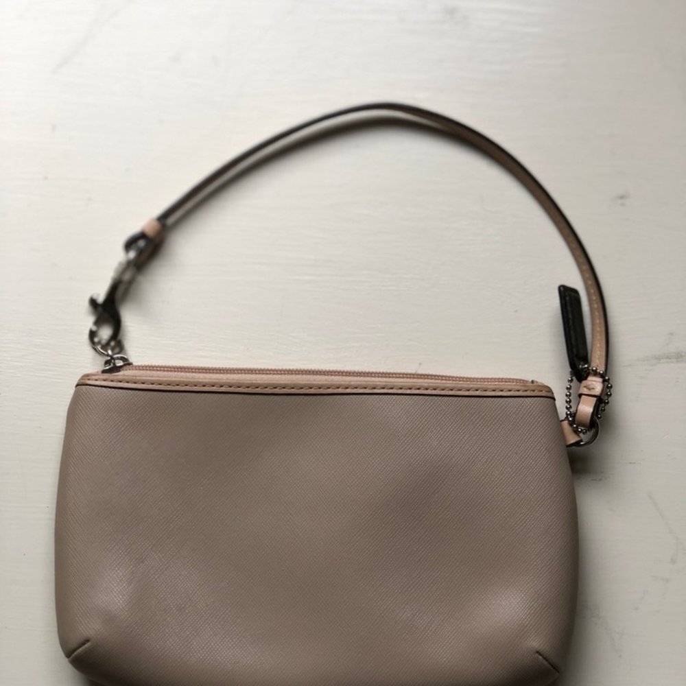 Coach Crimson Horse and Carriage NY Logo Wristlets - Picture 4 of 7